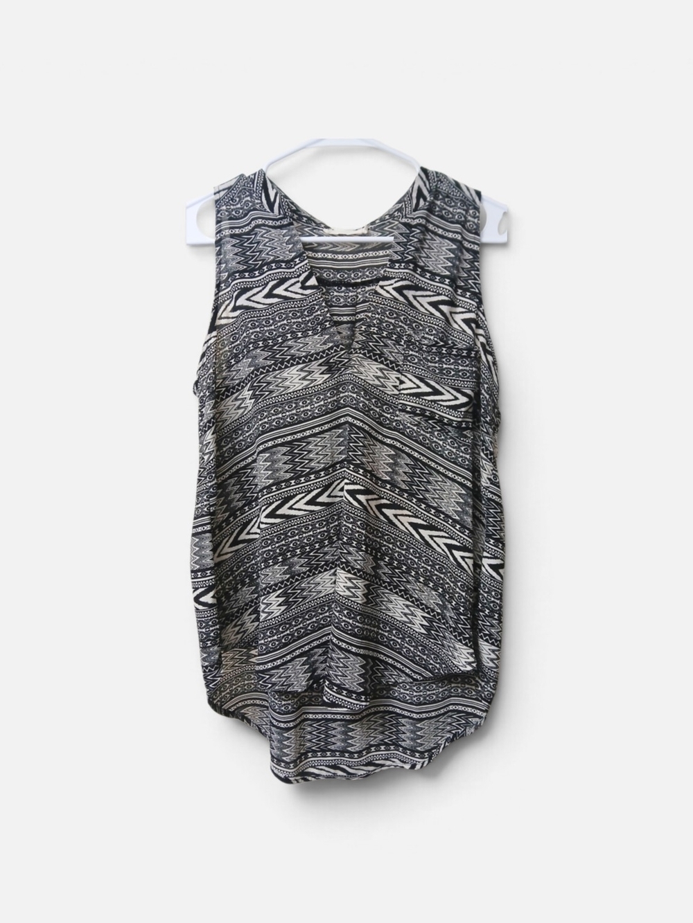 Lush Black & White Geo-Print Sleeveless Tank
